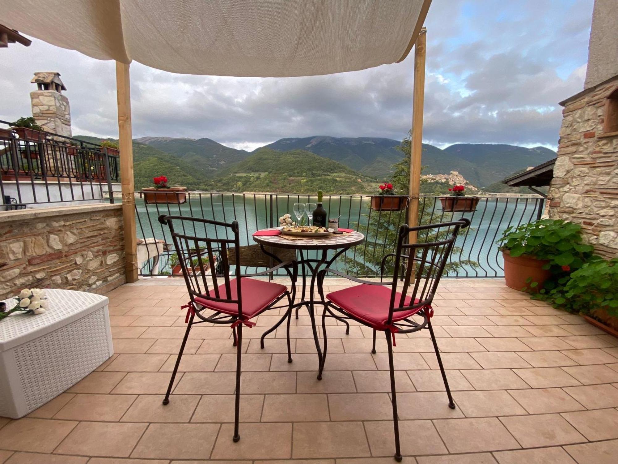 B&B La Casetta Sul Lago Colle di Tora Exterior photo